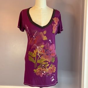 Scrapbook short sleeve V neck artsy floral t shirt Size Small